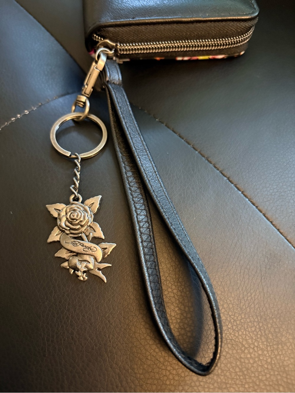Ed Hardy 'Love Kills Slowly' Iconic Tattoo Wristlet/Wallet Black - Picture 4 of 8